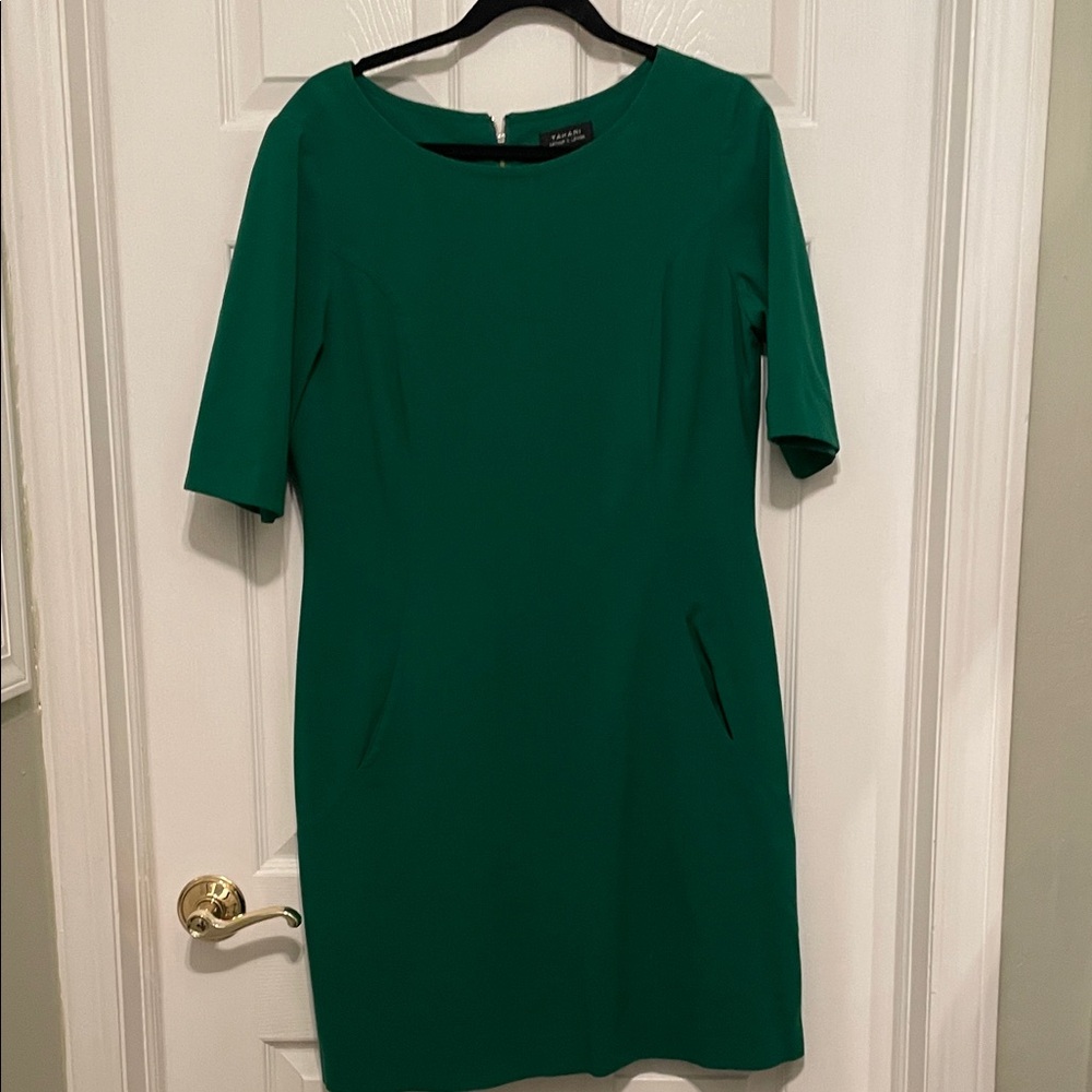 TAHARI  Emerald Green Midi Sheath Dress